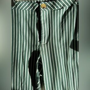 Cute, comfy and stretchy pants 💚🫒✨